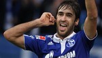 Gol con la mano de Raúl causa polémica en la Bundesliga
