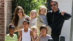 Brad Pitt hace peleas de barro con sus hijos