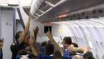 Pasajeros de avión celebran el Día de la Canción Criolla
