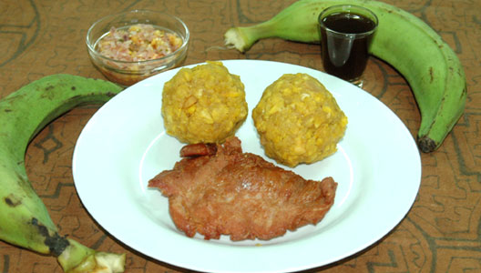 TACACHO CON CECINA