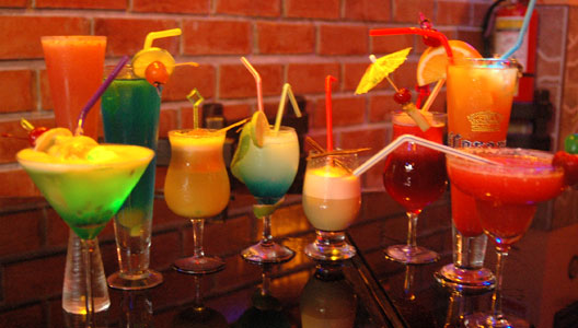 TRAGOS DE AÑO NUEVO TRAGOS DE AÑO NUEVO