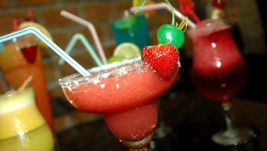 TRAGOS DE AÑO NUEVO TRAGOS DE AÑO NUEVO