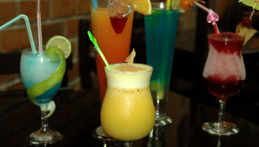 TRAGOS DE AÑO NUEVO TRAGOS DE AÑO NUEVO