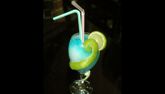 TRAGOS DE AÑO NUEVO TRAGOS DE AÑO NUEVO