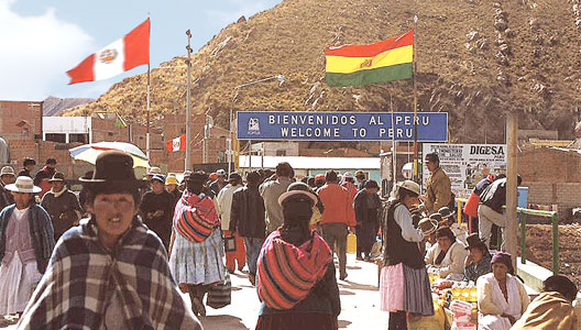 EL VÍACRUCIS DE LOS PERUANOS INDOCUMENTADOSEN BOLIVIA