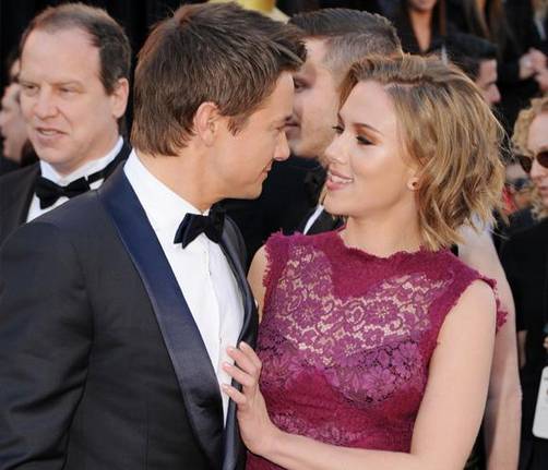 Scarlett Johansson llegó con misterioso galán a la ceremonia de los Oscar