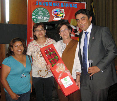 Alcaldesa Susana Villarán celebra 27 años de fundación del vaso de leche