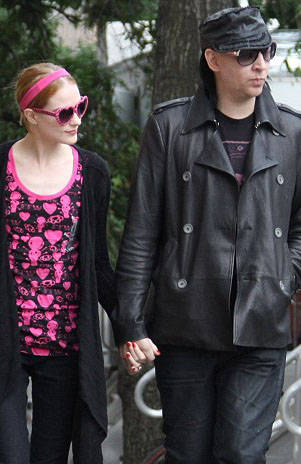 Marilyn Manson se muestra sin maquillaje al lado de su novia