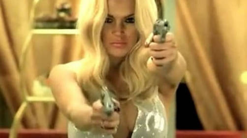 Lindsay Lohan protagoniza polémico filme Underground Comedy 2010 Lindsay Lohan protagoniza polémico filme Underground Comedy 2010