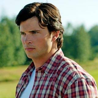 Tom Welling en la décima temporada de la serie Smallville