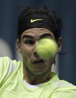 Nadal pasa con facilidad a semifinales en Tailandia