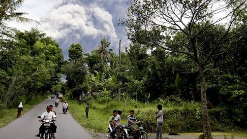Indonesia: El volcán Monte Merapi erupciona de forma estrepitosa