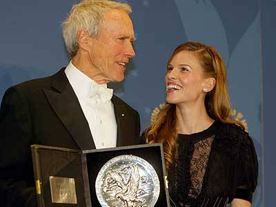 Hilary Swank: 'Clint Eastwood hizo que me sonrojara'