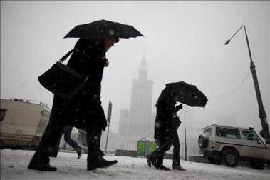 Bélgica: Las bajas temperaturas y la nieve retrasan vuelos y trenes