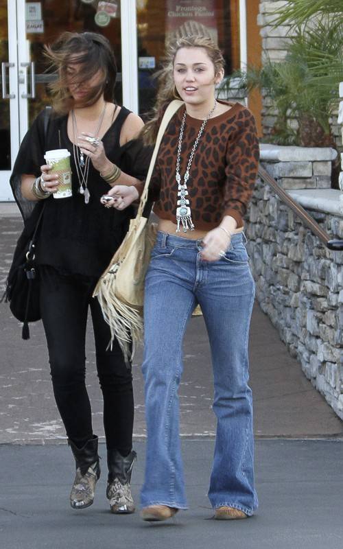 Dolly Parton dice que Miley Cyrus es especial y muy talentosa Dolly Parton dice que Miley Cyrus es especial y muy talentosa