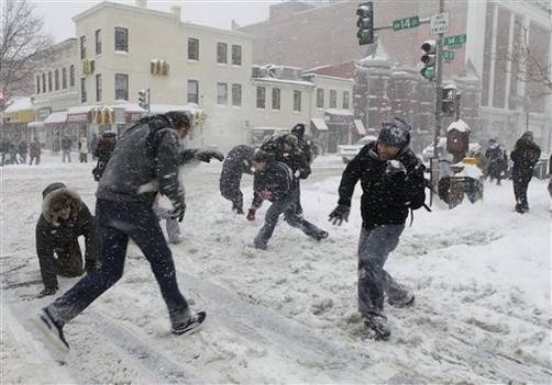 Una batalla de bolas de nieve se convierte en pelea en Alemania