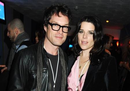 Neve Campbell se divorcia de John Light