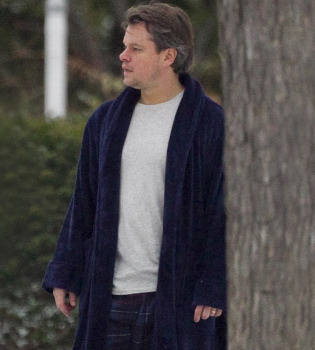 Matt Damon rueda en albornoz el film 'Contagion'