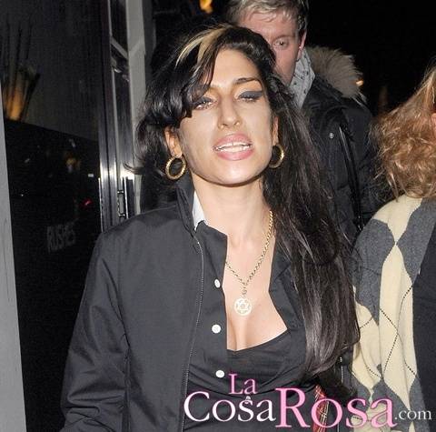 Amy Winehouse tiene un nuevo novio decente