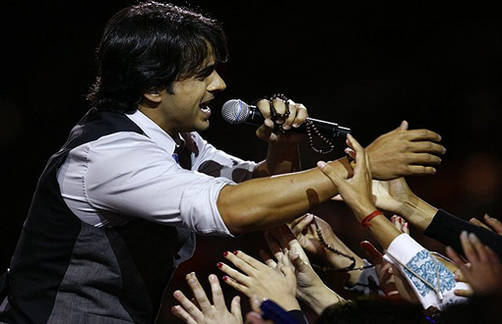 Luis Fonsi niega problemas en trámites de divorcio