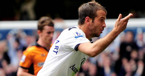 Van der Vaart da la victoria al Tottenham (Tottenham 2-1 Aston Villa)