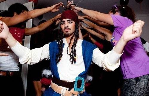 Joe Jonas fue Jack Sparrow por un día