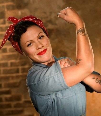 Pink, su número 1: 'Raise your glass'