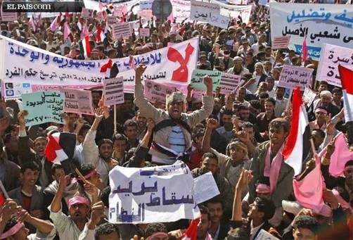 Al menos 20.000 yemeníes se manifiestan en contra del régimen de Alí Abdalá Saleh