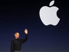 Steve Jobs sorprende a fanáticos e inversionistas