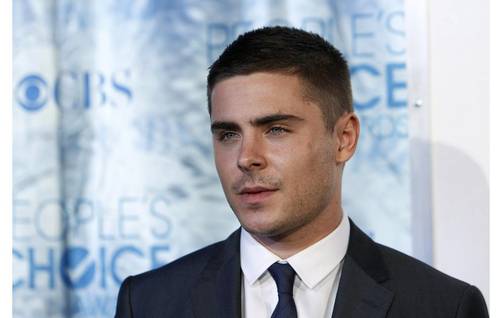 Zac Efron en actitudes gay