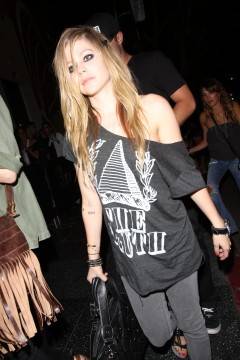 Avril Lavigne se va de fiesta a My Studio de Hollywood Avril Lavigne se va de fiesta a My Studio de Hollywood