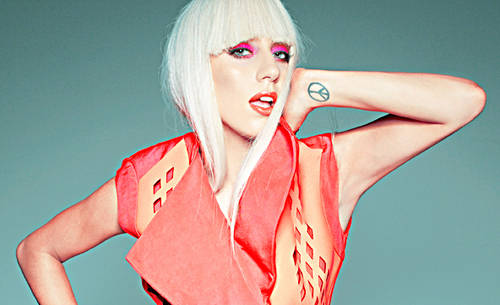 Lady Gaga fue llevada al hospital seis veces por sus dietas