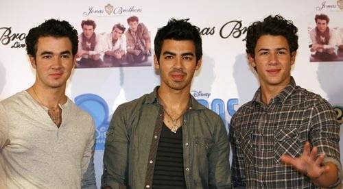 Los Jonas Brothers sólo quieren que Demi Lovato se recupere pronto