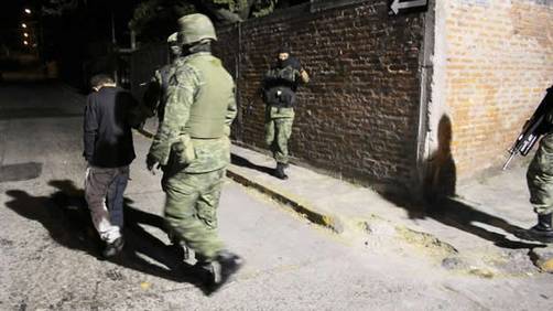 México: La Sedena detiene al 'Ponchis', adolescente de 14 años acusado de matar a sueldo México: La Sedena detiene al 'Ponchis', adolescente de 14 años acusado de matar a sueldo