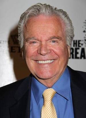 La nueva serie 'Los Ángeles' contará con Robert Wagner en la voz de Charlie