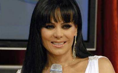 Maribel Guardia viajó a conocer a la cybernovia de su hijo Maribel Guardia viajó a conocer a la cybernovia de su hijo