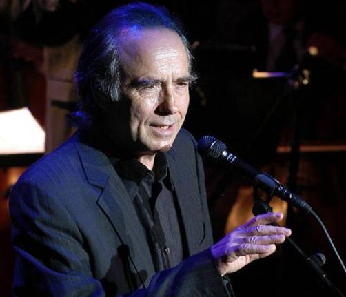 Joan Manuel Serrat recibe homenaje en Barcelona