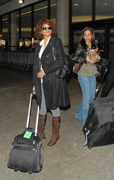 La hija de Whitney Houston es sorprendida consumiendo cocaína