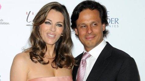 Elizabeth Hurley confirma su divorcio de Arun Nayar