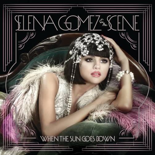 Selena Gómez revela los 12 temas de su nuevo álbum vía Twitter