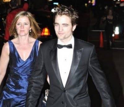 Robert Pattinson agradecido de tener a Stephanie Ritz como su agente