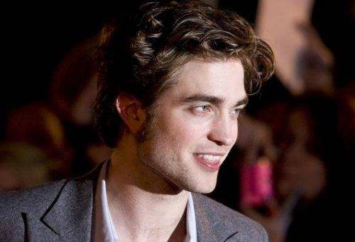 Robert Pattinson bajo presión por sacar un disco