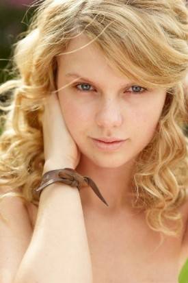 Taylor Swift posó sin maquillaje para la revista People