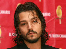 Diego Luna se tomará una largas vacaciones con su familia