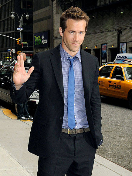 Ryan Reynolds ya tiene con quien consolarse