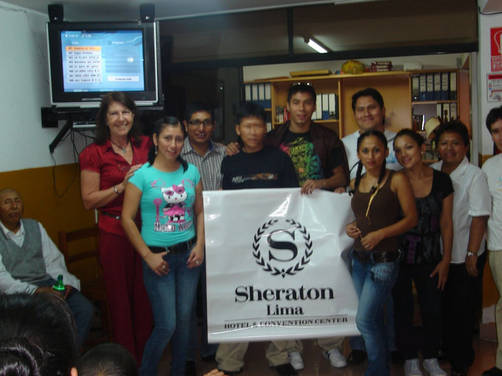 Personal de Ama de Llaves y Lavandería del Sheraton Lima presentaron espectáculo para los enfermos de Cáncer