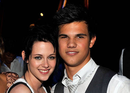 Kristen Stewart y Taylor Lautner de vuelta en Los Angeles Kristen Stewart y Taylor Lautner de vuelta en Los Angeles