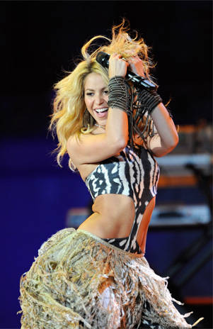 Shakira hace el paso del 'robot' y del 'conejo' Shakira hace el paso del 'robot' y del 'conejo'