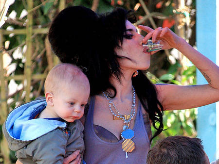 Amy Winehouse quiere ser madre Amy Winehouse quiere ser madre
