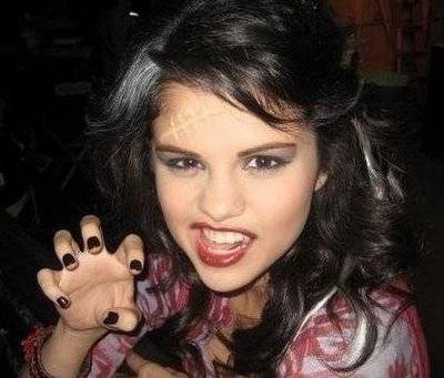 Selena Gómez disfruta de Halloween